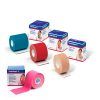 Imagen de la gama completa de cintas Leukotape K de BSN Medical, en colores beige, rojo, azul, negro, azul claro y rosa. Cintas elásticas adhesivas Leukotape K de BSN Medical en diferentes colores.