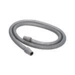 Tubo para CPAP universal de 22 mm de Sefam, enrollado sobre fondo blanco