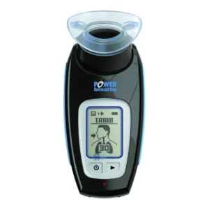 Vista frontal del ejercitador pulmonar POWERbreathe K4 negro y azul con boquilla transparente y pantalla de entrenamiento